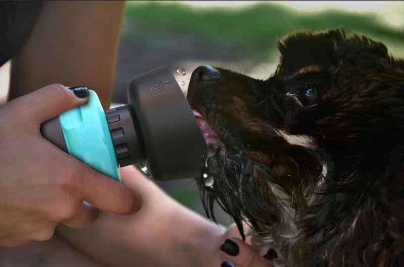 AquaBuddy – Faltbare Hunde-Trinkflasche